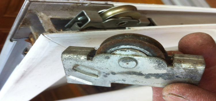screen door roller repair in Thousand Oaks